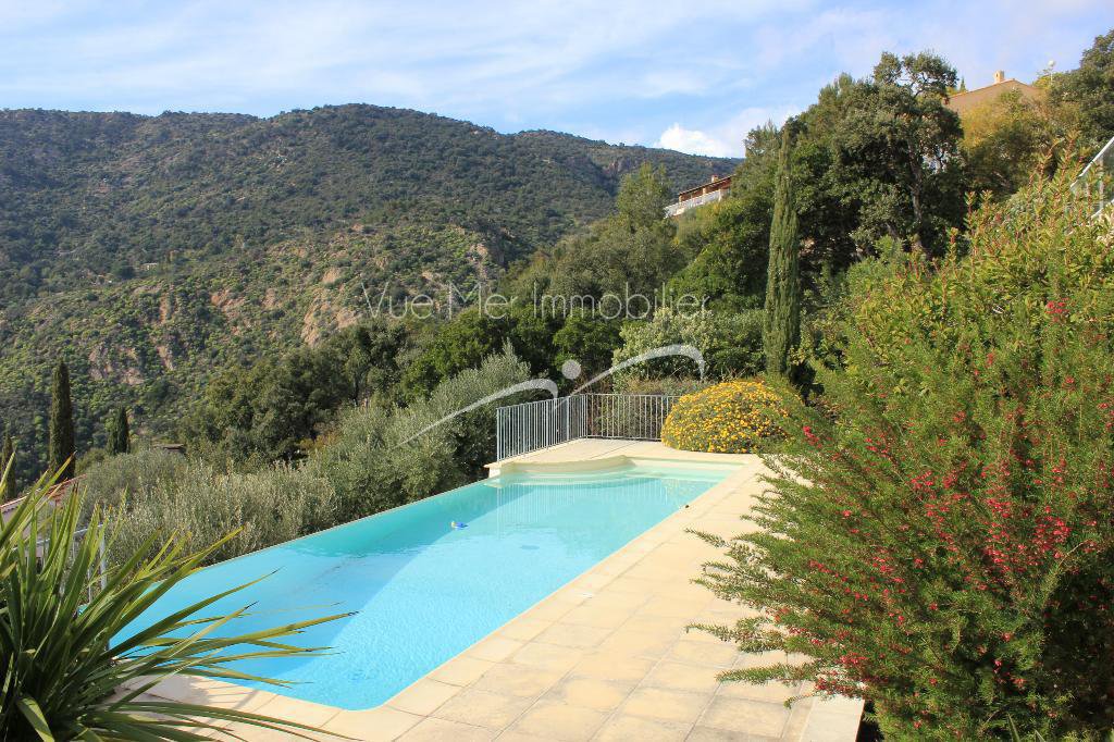 Villa piscine vue mer panoramique  plage aiguebelle Le Lavandou à vendre